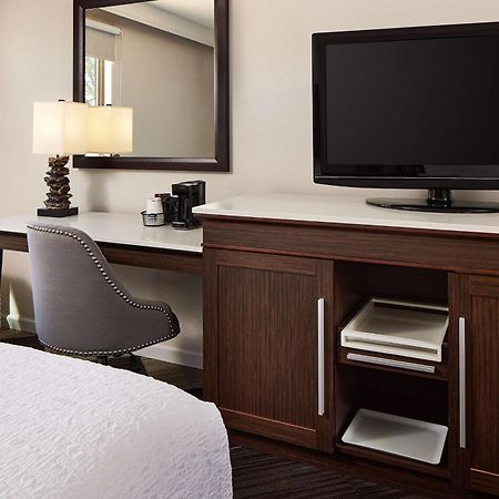 Hampton Inn טאוס מראה חיצוני תמונה