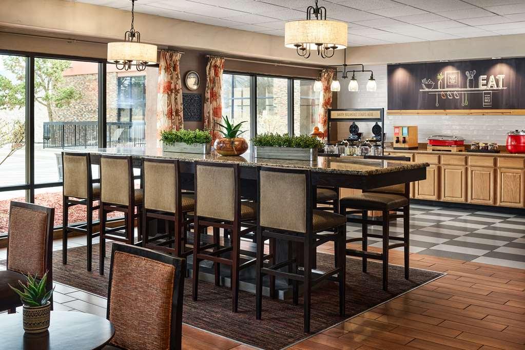 Hampton Inn טאוס מסעדה תמונה
