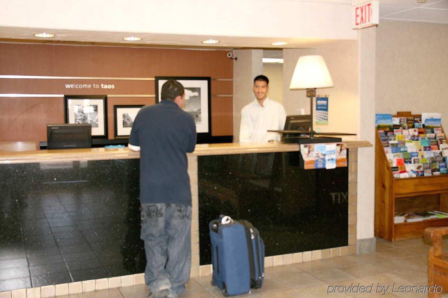 Hampton Inn טאוס מראה פנימי תמונה