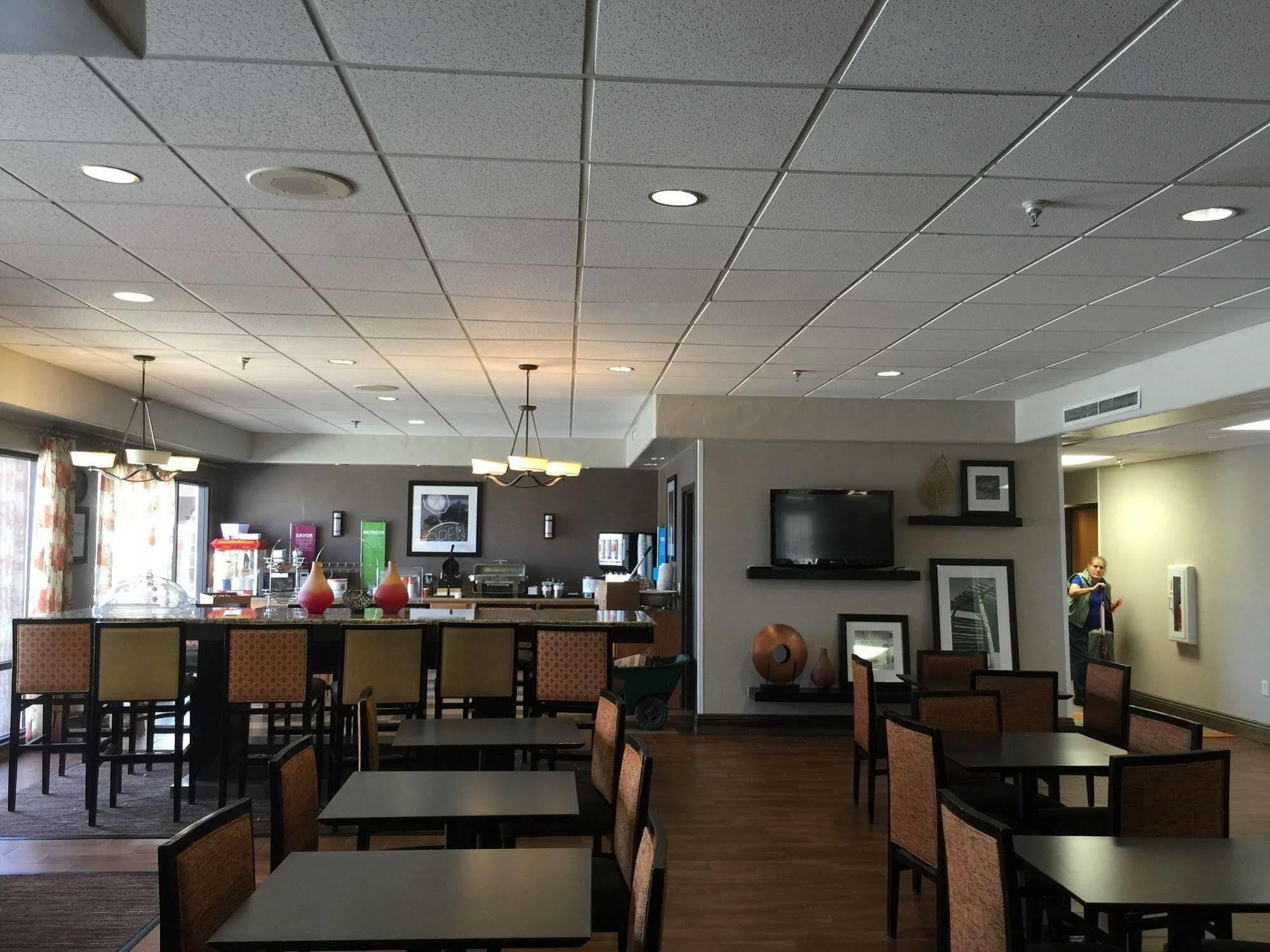 Hampton Inn טאוס מראה חיצוני תמונה
